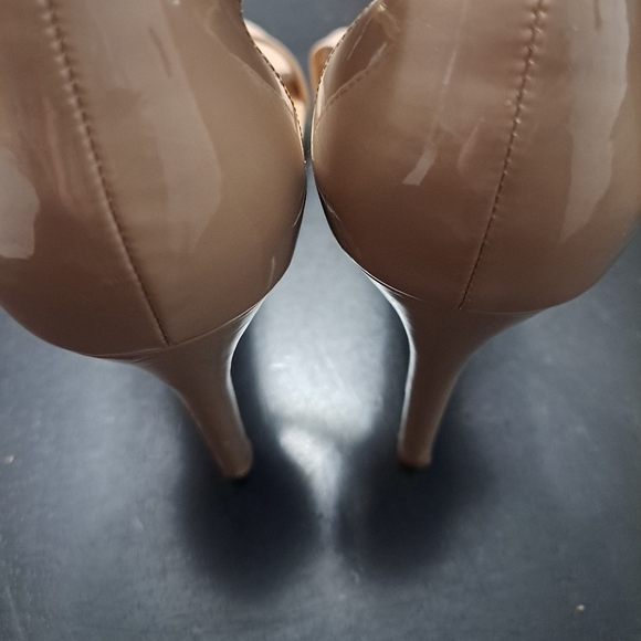 Calvin Klein Vivian Open Toe Sandal    Size 5 - Picture 4 of 10